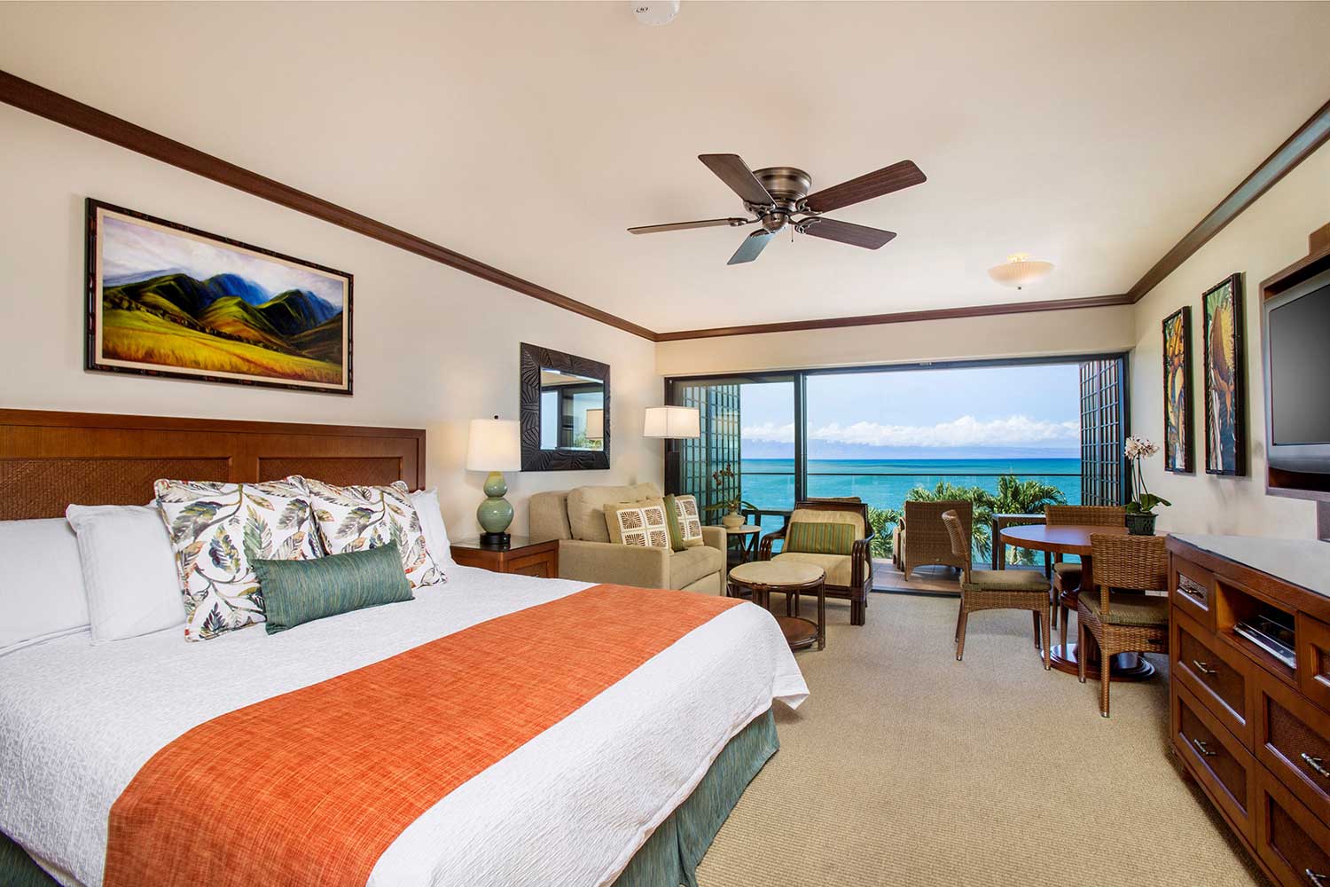Oceanfront bedroom with sliding doors and private lanai access